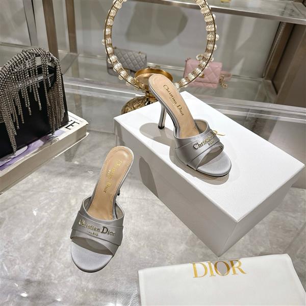 20251128184321694 250